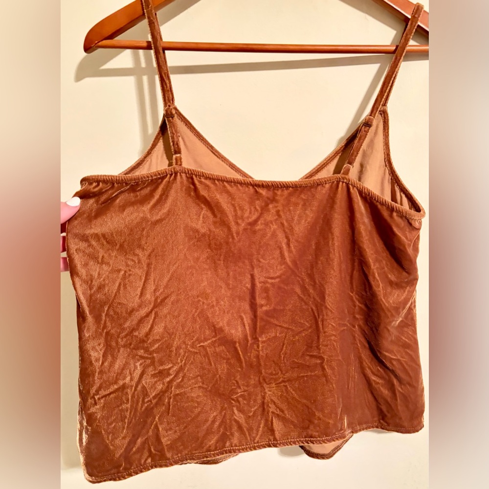 Old Navy Women’s Velvet/Velour Brown Camisole Adjustable Straps Tank Top Sz Med - Picture 13 of 13